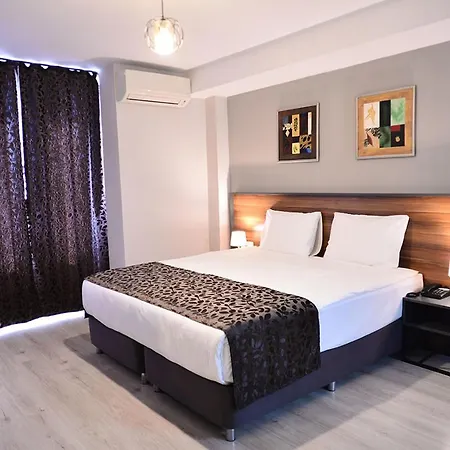 Privado Hotel 3*