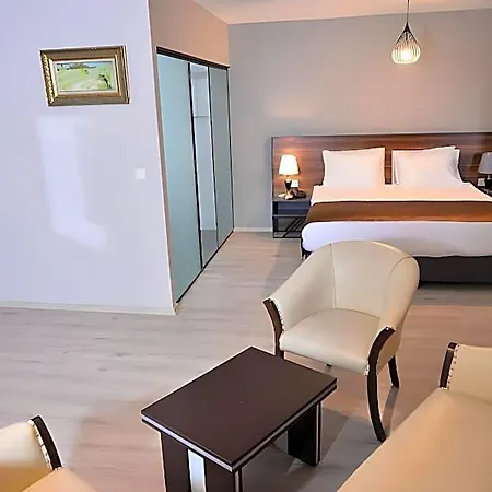Privado Hotel 3*