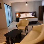فندق Privado 3*